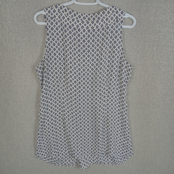 Cabi Top Women Large Cleo Black Cream Diamond Print Sleeveless Scoop Neck Blouse - Picture 5 of 8
